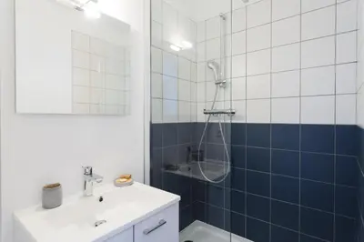 Salle de bains dans l'établissement Résidence Thuria - Charmant 2 pièces 5 personnes MAE-5014
