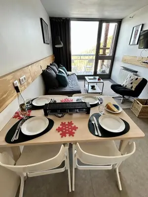 Coin salon dans l'établissement Résidence Varet 2 - Studio rénové 5 personnes MAE-5384