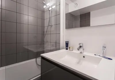 Salle de bains dans l'établissement Résidence Varet 2 - Studio rénové 5 personnes MAE-5384