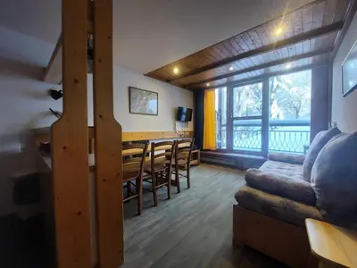 Télévision ou salle de divertissement dans l'établissement Résidence Aiguille Grive 3 - Duplex mezzanine 6 personnes au calme MAE-5544