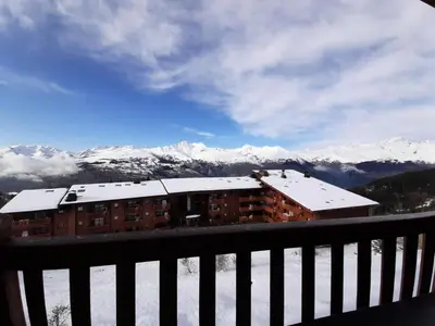 Vue générale sur la montagne ou vue sur la montagne depuis l'appartement