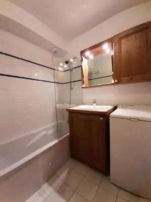 Salle de bains dans l'établissement Résidence Saint Bernard - Appartement de standing 3 pièces 6 personnes MAE-5654