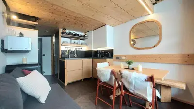 Cuisine ou kitchenette dans l'établissement Résidence Mirantins 2 - Duplex 6 personnes proche Transarc MAE-5794