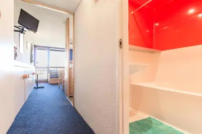 Télévision ou salle de divertissement dans l'établissement Résidence Varet 3 - Studio 5 personnes MAE-5814