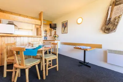Cuisine ou kitchenette dans l'établissement Résidence Varet 3 - Studio 5 personnes MAE-5814