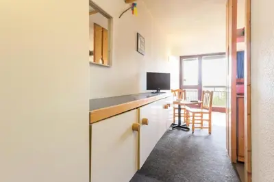 Cuisine ou kitchenette dans l'établissement Résidence Varet 3 - Studio 5 personnes MAE-5834