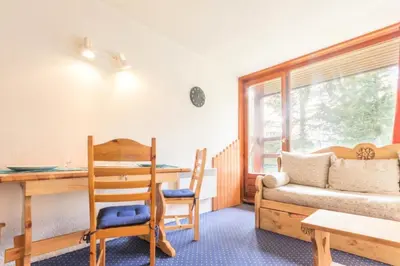 Coin salon dans l'établissement Résidence Lauzieres - Studio 5 personnes pied des pistes MAE-5934