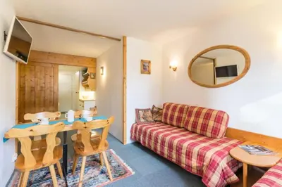 Télévision ou salle de divertissement dans l'établissement Résidence Belles Challes - Studio 4 personnes pied des pistes MAE-5954