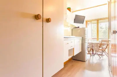 Cuisine ou kitchenette dans l'établissement Résidence Grand Arbois - Studio 4 personnes centre station MAE-6024