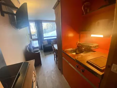 Cuisine ou kitchenette dans l'établissement Résidence Grand Arbois - Deux pièces 4 personnes centre station MAE-6204