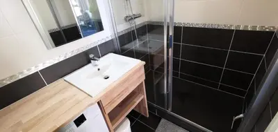 Salle de bains dans l'établissement Résidence Tournavelles 2 - Deux pièces 5 personnes rénové front de neige MAE-6324