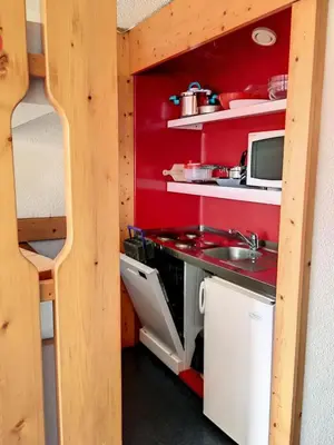 Cuisine ou kitchenette dans l'établissement Résidence Tournavelles 2 - Deux pièces 5 personnes front de neige MAE-6374