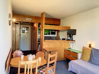 Cuisine ou kitchenette dans l'établissement Résidence Arandelieres - Deux pièces 5 personnes centre station MAE-6384