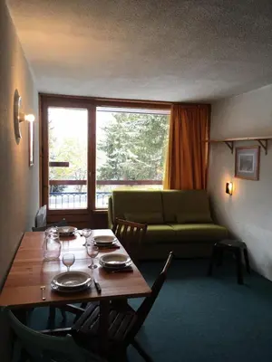 Coin salon dans l'établissement Résidence Lauzieres - Studio 5 personnes pied des pistes MAE-6394