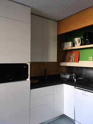 Cuisine ou kitchenette dans l'établissement Résidence Lauzieres - Studio 5 personnes pied des pistes MAE-6394