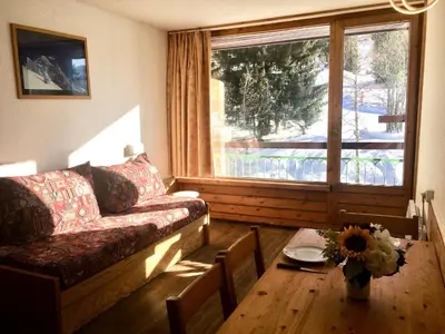 Coin salon dans l'établissement Résidence Lauzieres - Studio 5 personnes pied des pistes MAE-6434