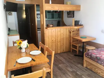 Cuisine ou kitchenette dans l'établissement Résidence Lauzieres - Studio 5 personnes pied des pistes MAE-6434