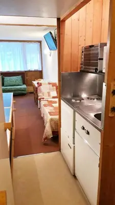 Cuisine ou kitchenette dans l'établissement Résidence Belles Challes - Studio 4 personnes pied des pistes MAE-6474