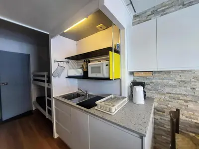 Cuisine ou kitchenette dans l'établissement Résidence Armoise - Studio 3/4 personnes centre station MAE-6534