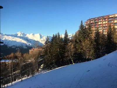Vue générale sur la montagne ou vue sur la montagne depuis l'appartement