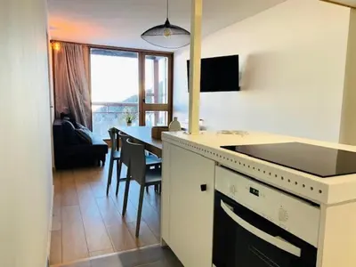 Cuisine ou kitchenette dans l'établissement Résidence Varet 2 - Appartement rénové 3 pièces 7 personnes MAE-7834
