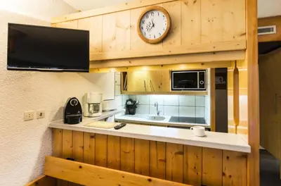 Cuisine ou kitchenette dans l'établissement Résidence Nova 1 - Appartement 2 pièces 6 personnes proche des pistes MAE-7984