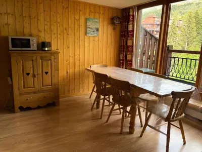 Cuisine ou kitchenette dans l'établissement Résidence Aiguille Grive 3 - Appartement spacieux · Ski aux pieds · Balcon MAE-3954
