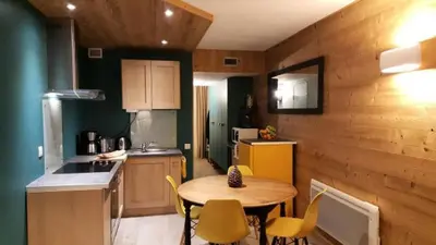 Cuisine ou kitchenette dans l'établissement Résidence Varet 2 - Studio rénové 5 personnes MAE-3034