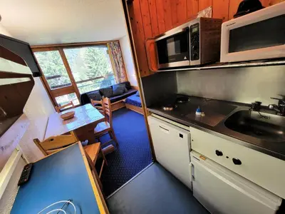 Cuisine ou kitchenette dans l'établissement Résidence Belles Challes - Studio 4 personnes Belles Challes MAE-4054