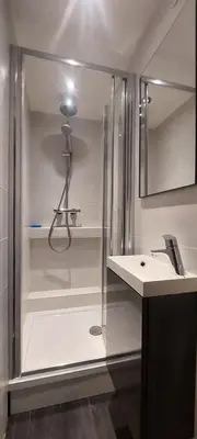 Salle de bains dans l'établissement Résidence Tournavelles 1 - Spacieux appartement 9 personnes front de neige MAE-1234
