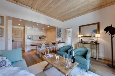 Coin salon dans l'établissement Appartement dans le centre de Val d'Isère