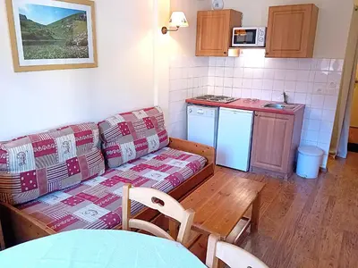 Cuisine ou kitchenette dans l'établissement Terrasses E 206 PARC NAT VANOISE appart 6 pers