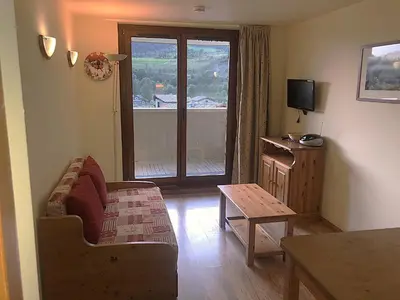 Télévision ou salle de divertissement dans l'établissement Terrasses F 102 PARC NAT VANOISE appart 4 per