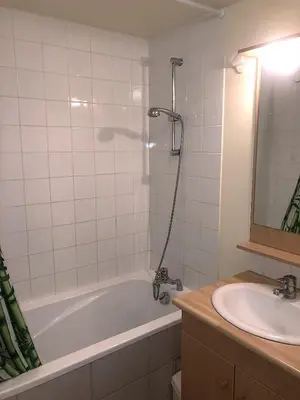 Salle de bains dans l'établissement Terrasses F 102 PARC NAT VANOISE appart 4 per