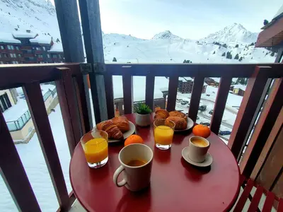 Vue générale sur la montagne ou vue sur la montagne depuis l'appartement