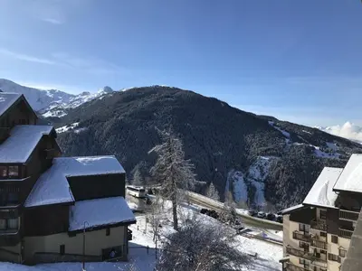 Vue générale sur la montagne ou vue sur la montagne depuis l'appartement