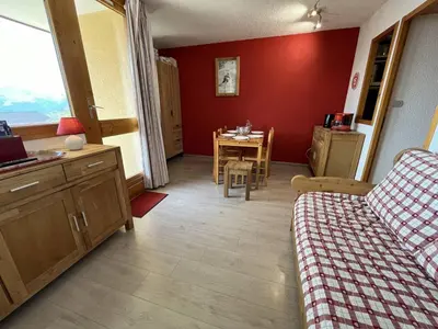 Cuisine ou kitchenette dans l'établissement Studio rénové de 26 m² pour 4 pers avec balcon, accès pistes, animaux admis - Vallandry - FR-1-757-116
