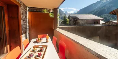 Vue générale sur la montagne ou vue sur la montagne depuis l'appartement