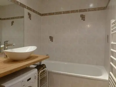 Salle de bains dans l'établissement Appartement 4 pièces avec PARKING, animaux admis, accès pistes - 6 pers, Vallandry - FR-1-757-115