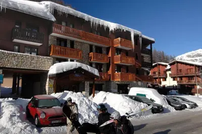 L'établissement Jardins de Val Le charme à la Montagne en hiver