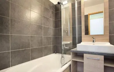 Salle de bains dans l'établissement Résidence La Licorne - maeva Home - Appartement 3 pièces 6 personnes - Confort MAE-9971