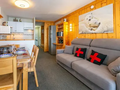 Cuisine ou kitchenette dans l'établissement Appartement coquet avec balcon, wifi, 2 pièces, Val-d'Isère - FR-1-694-367
