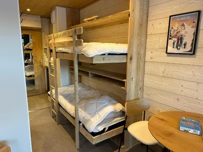 Un ou plusieurs lits dans un hébergement de l'établissement Studio les Tufs pied des pistes Tignes Val Claret départ ESF