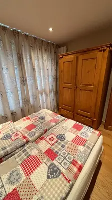 Un ou plusieurs lits dans un hébergement de l'établissement LES MOUTIERES 3 étoiles - 46m2, SKIS AUX PIEDS, 6 pers TIGNES