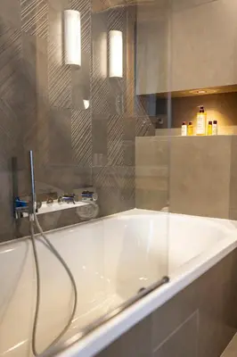 Salle de bains dans l'établissement Chalet privé de Luxe IGLOO avec Piscine Sauna et Cheminée, 4 chambres, 220m2 by HOTEL MONTBLANC