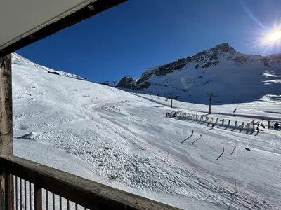 L'établissement Appartement neuf et cosy les Tommeuses vue splendide, sur piste, Tignes Val Claret en hiver