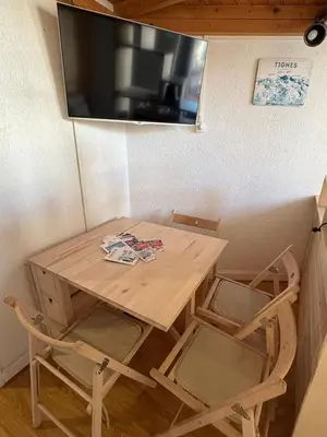 Télévision ou salle de divertissement dans l'établissement Très beau Studio au Centre de Tignes Val Claret