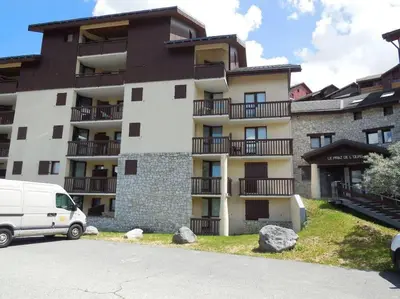 Plan de l'établissement Paradiski proche pistes et commerces vallandry