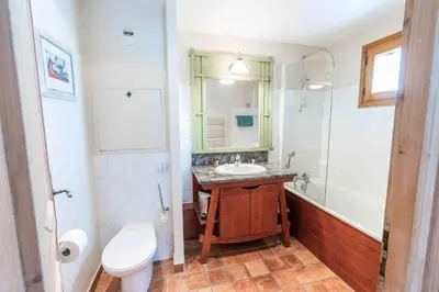 Salle de bains dans l'établissement Arc 1950 - 2 bed ski-in ski-out with stunning views