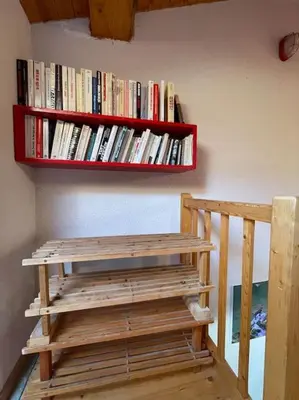 Bibliothèque dans l'appartement